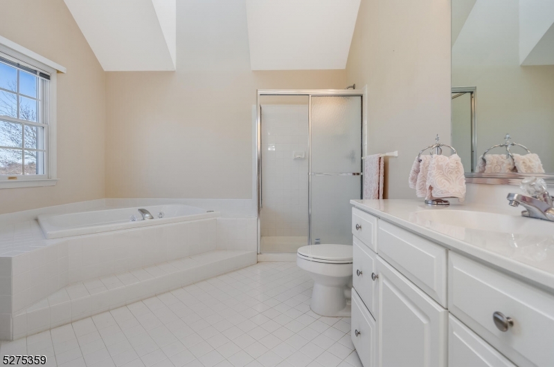 HUNTERDON CHASE - Residential