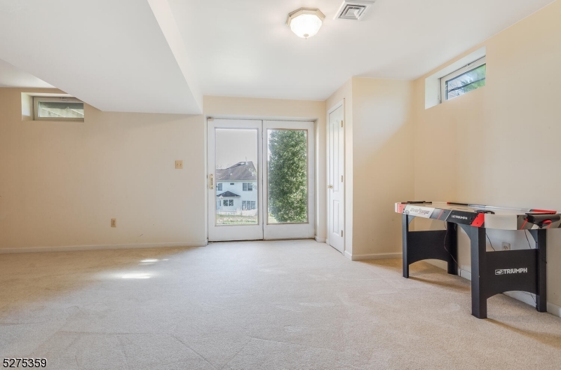 HUNTERDON CHASE - Residential