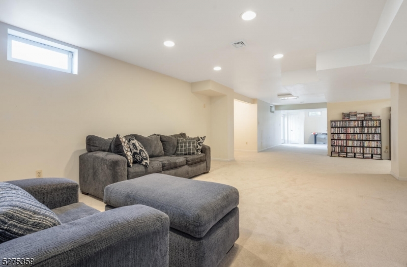 HUNTERDON CHASE - Residential