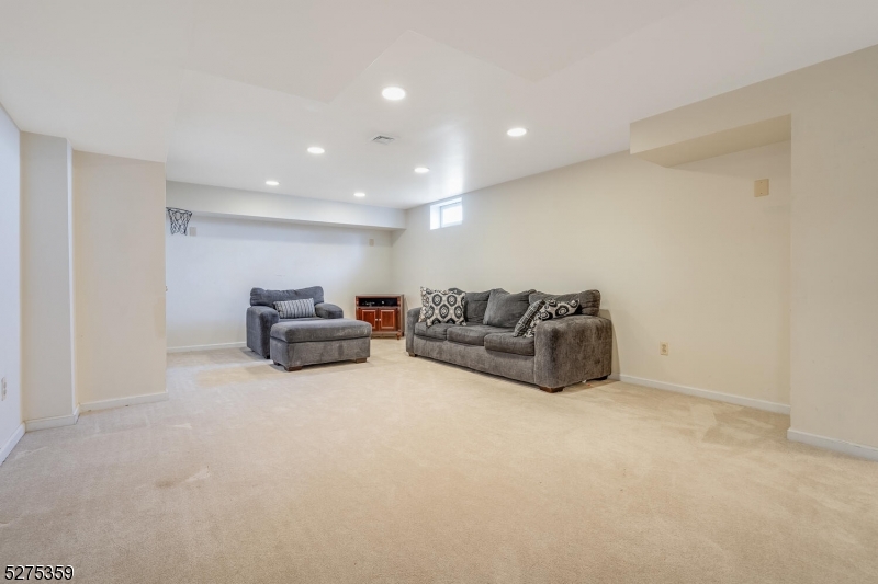 HUNTERDON CHASE - Residential