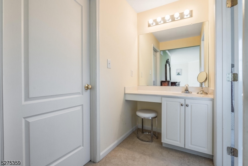 HUNTERDON CHASE - Residential