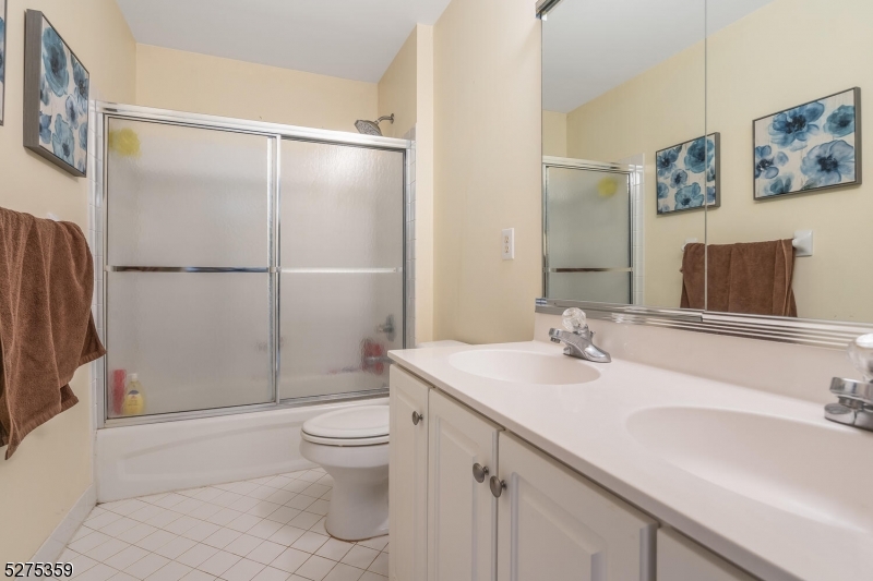 HUNTERDON CHASE - Residential