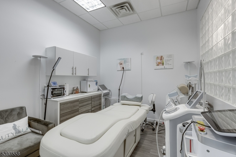 Warren Twp., New Jersey 07059, United States, ,Commercial,Active,223707