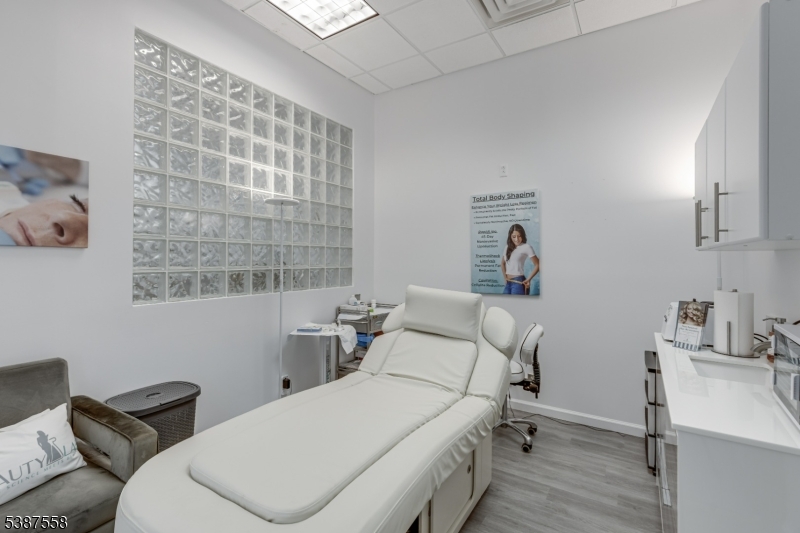 Warren Twp., New Jersey 07059, United States, ,Commercial,Active,223707