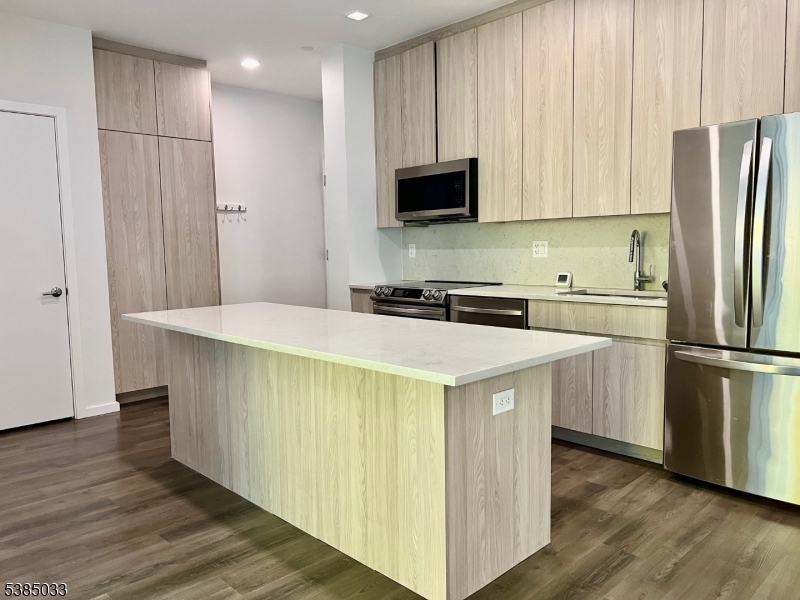 104 Baker Street - Residential Lease