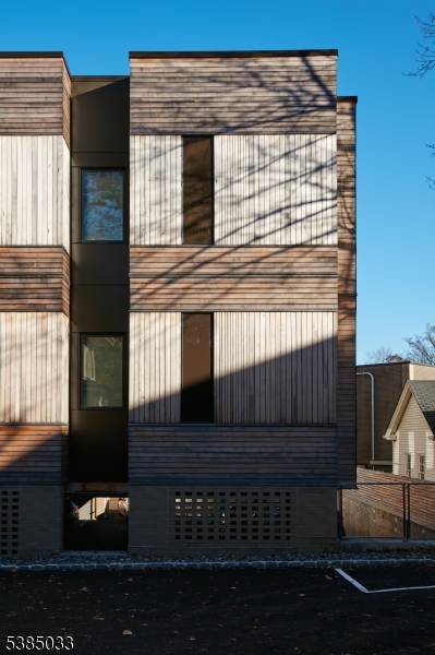 104 Baker Street - Residential Lease