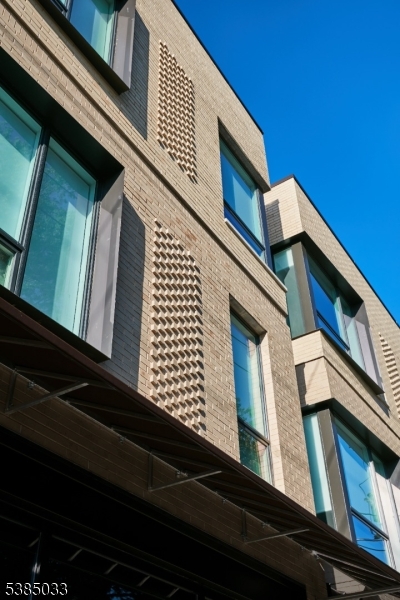 104 Baker Street - Residential Lease