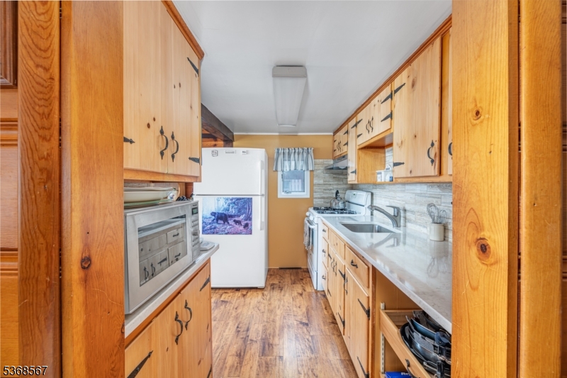 Beautiful Highland Lakes - Residential