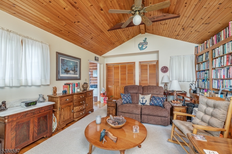 Beautiful Highland Lakes - Residential