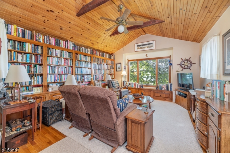 Beautiful Highland Lakes - Residential