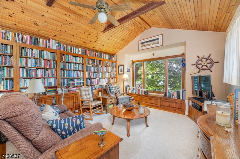 Beautiful Highland Lakes - Residential