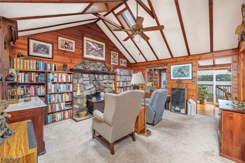 Beautiful Highland Lakes - Residential