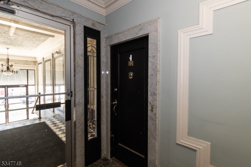 Montclair Twp., New Jersey 07042, United States, 2 Bedrooms Bedrooms, ,1 BathroomBathrooms,Residential,Active,138916