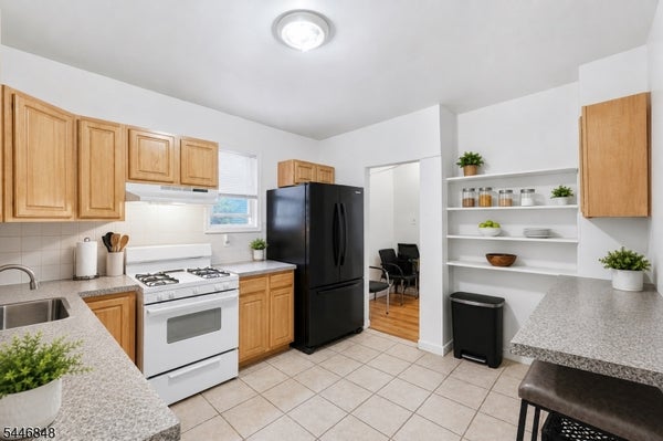 17 HIGHLAND TER, IRVINGTON, NJ 07111 - Image 8ebe4e75126182756baccfceadeeecd2/3356091539