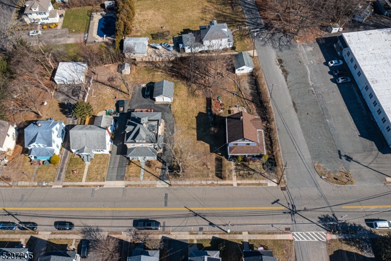 Photo 5 of 18 of 38 Beach St land