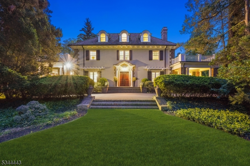 281 Summit Ave