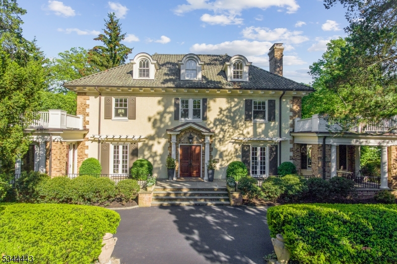 281 Summit Ave