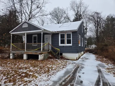 MLS: 3944935