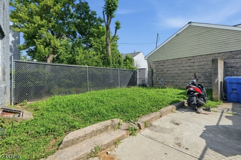 32 Jefferson St - Photo 4