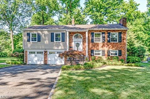 243 Sutton Dr, Berkeley Heights Twp., NJ 07922 - #: 3910948