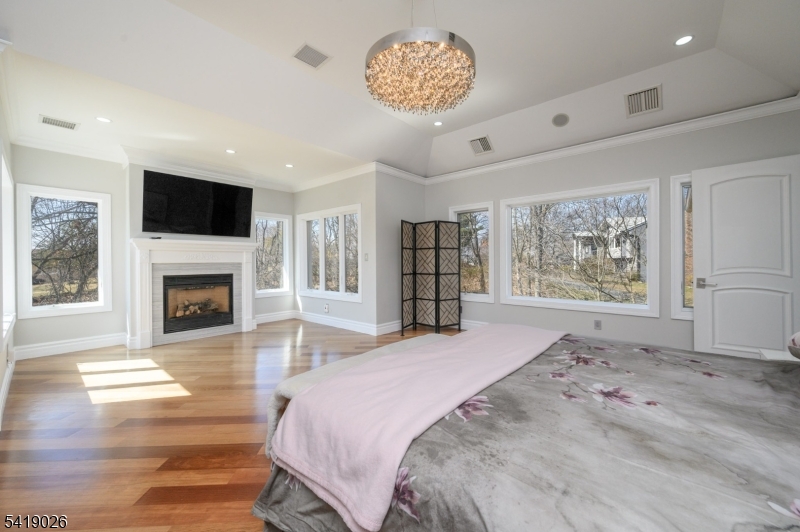 Woodland Park, New Jersey, 07424, United States, 5 Bedrooms Bedrooms, ,5 BathroomsBathrooms,Residential,Active,2036380