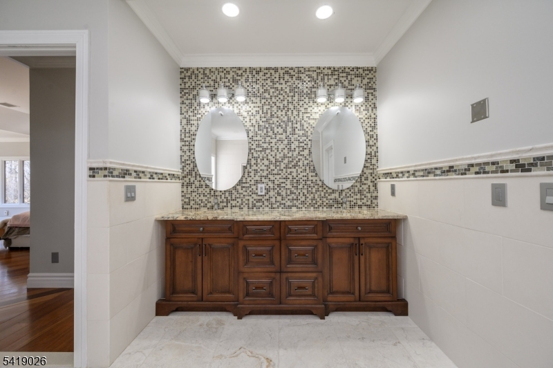 Woodland Park, New Jersey, 07424, United States, 5 Bedrooms Bedrooms, ,5 BathroomsBathrooms,Residential,Active,2036380