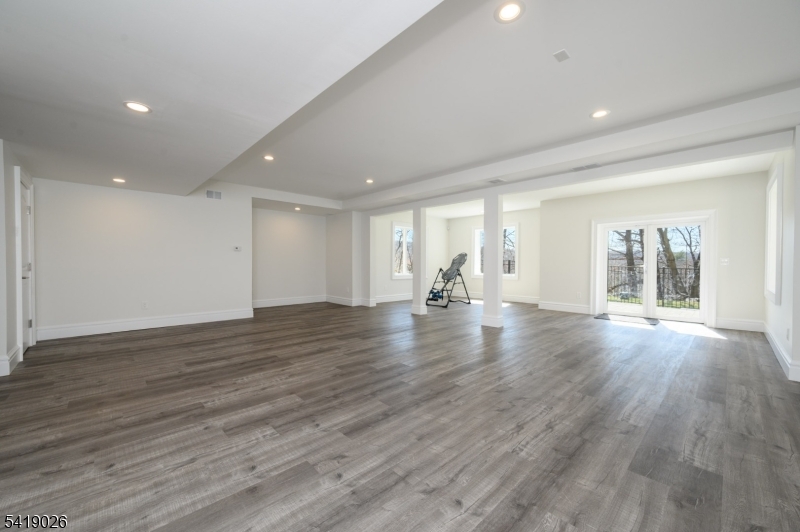 Woodland Park, New Jersey, 07424, United States, 5 Bedrooms Bedrooms, ,5 BathroomsBathrooms,Residential,Active,2036380