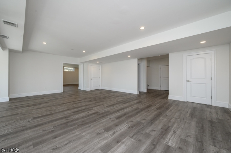 Woodland Park, New Jersey, 07424, United States, 5 Bedrooms Bedrooms, ,5 BathroomsBathrooms,Residential,Active,2036380