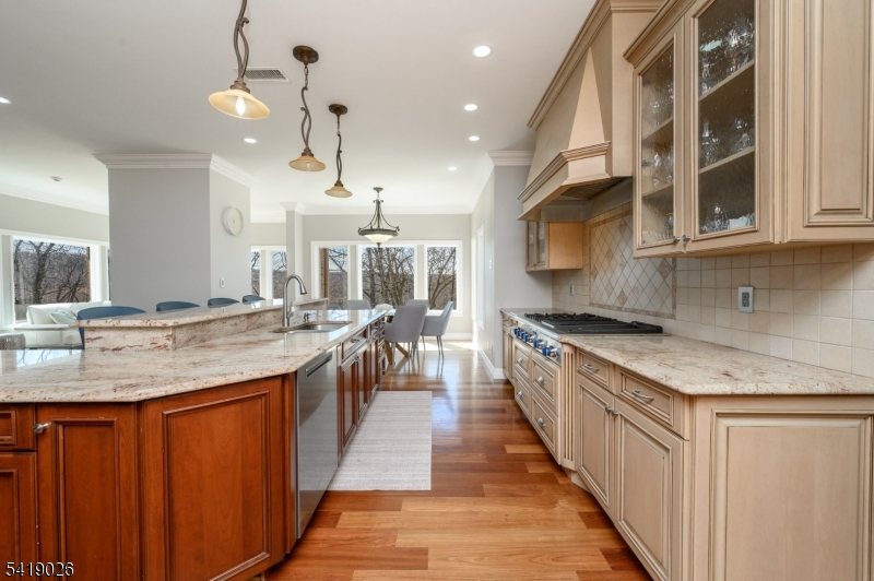 Woodland Park, New Jersey, 07424, United States, 5 Bedrooms Bedrooms, ,5 BathroomsBathrooms,Residential,Active,2036380