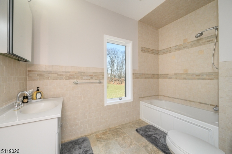 Woodland Park, New Jersey, 07424, United States, 5 Bedrooms Bedrooms, ,5 BathroomsBathrooms,Residential,Active,2036380