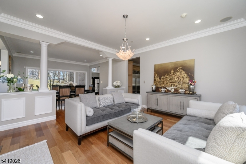 Woodland Park, New Jersey, 07424, United States, 5 Bedrooms Bedrooms, ,5 BathroomsBathrooms,Residential,Active,2036380