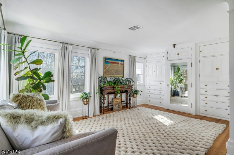 Llewellyn Park - Residential