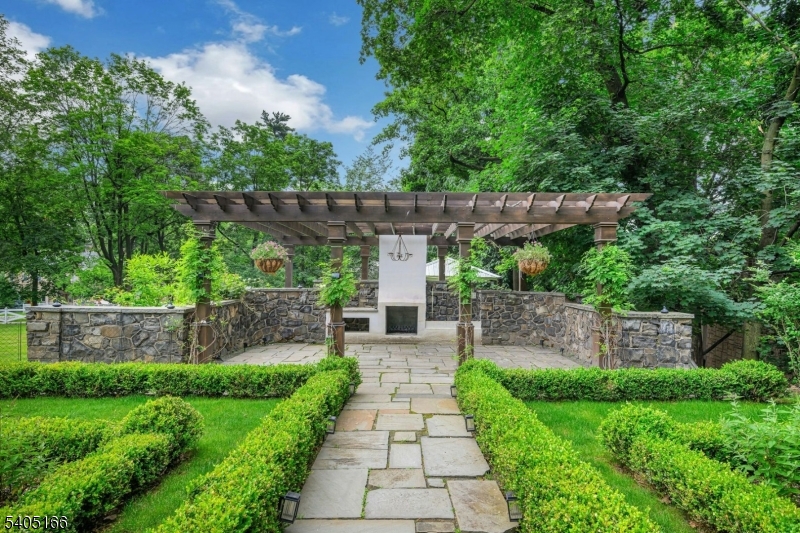 Llewellyn Park - Residential