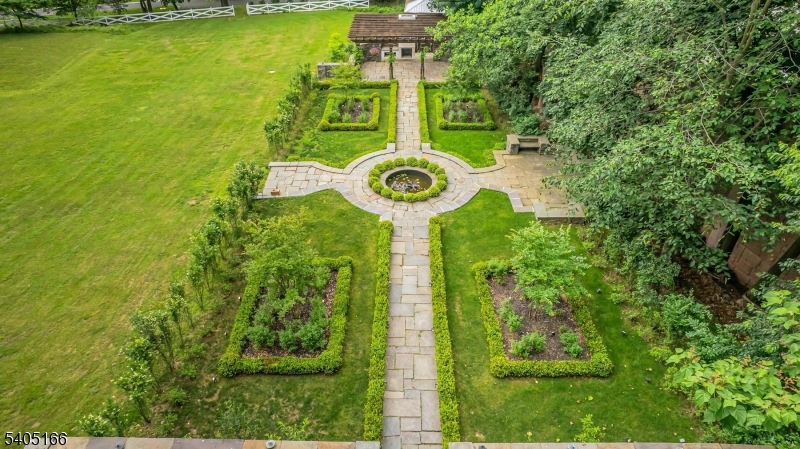 Llewellyn Park - Residential