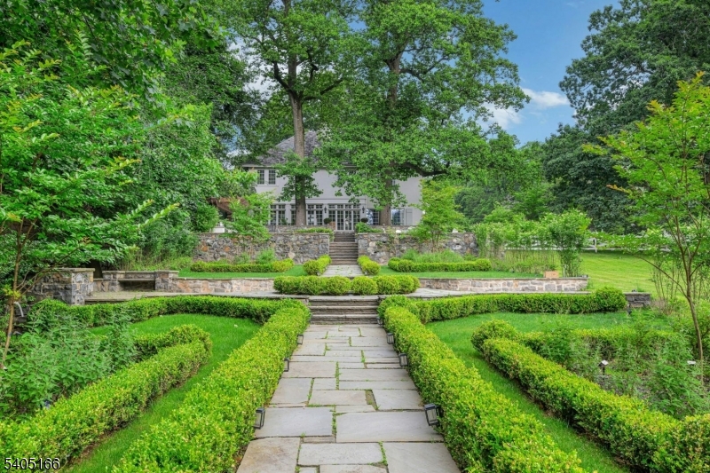 Llewellyn Park - Residential