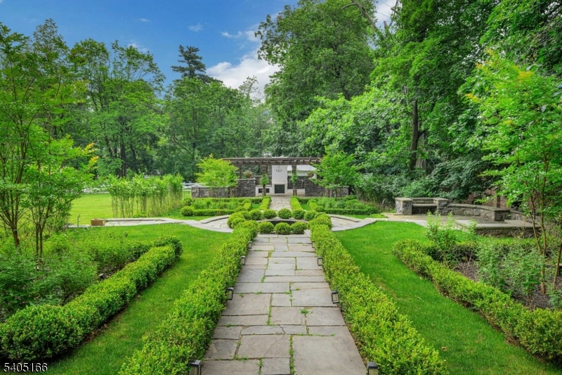 Llewellyn Park - Residential