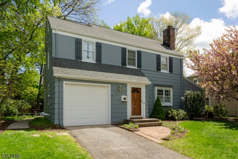 100 Van Doren Ave