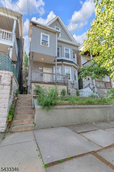 Photo 1 of 25 — 135 N 4Th St, Paterson City, NJ 07522