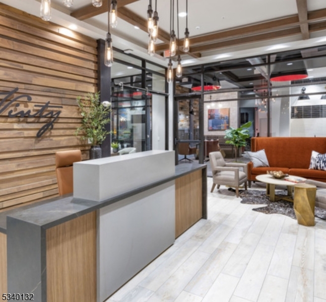 VINTY - Residential Lease