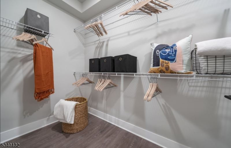 VINTY - Residential Lease