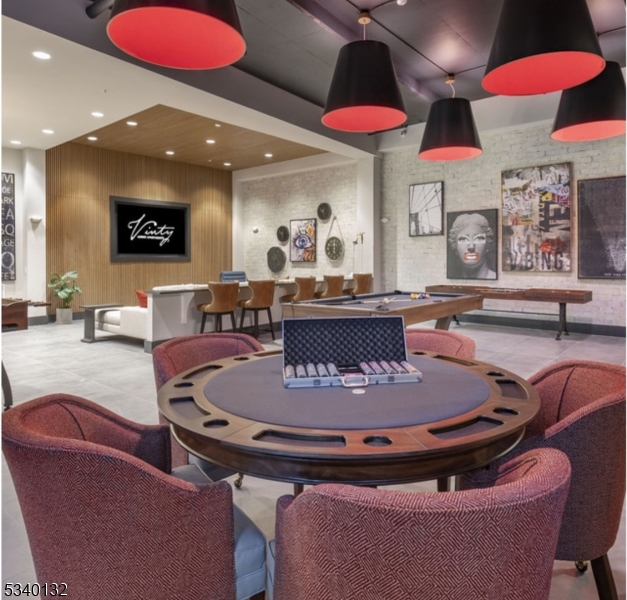 VINTY - Residential Lease