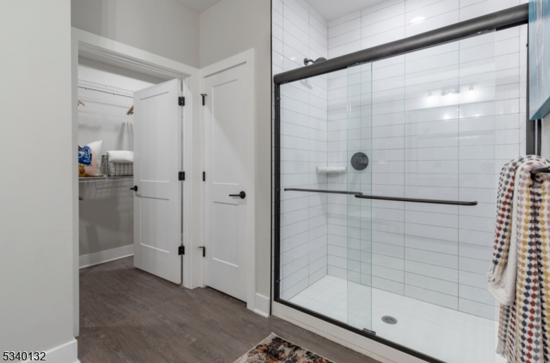 VINTY - Residential Lease