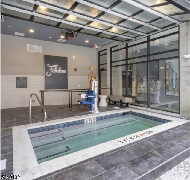 VINTY - Residential Lease