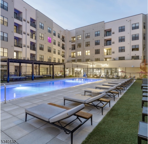 VINTY - Residential Lease