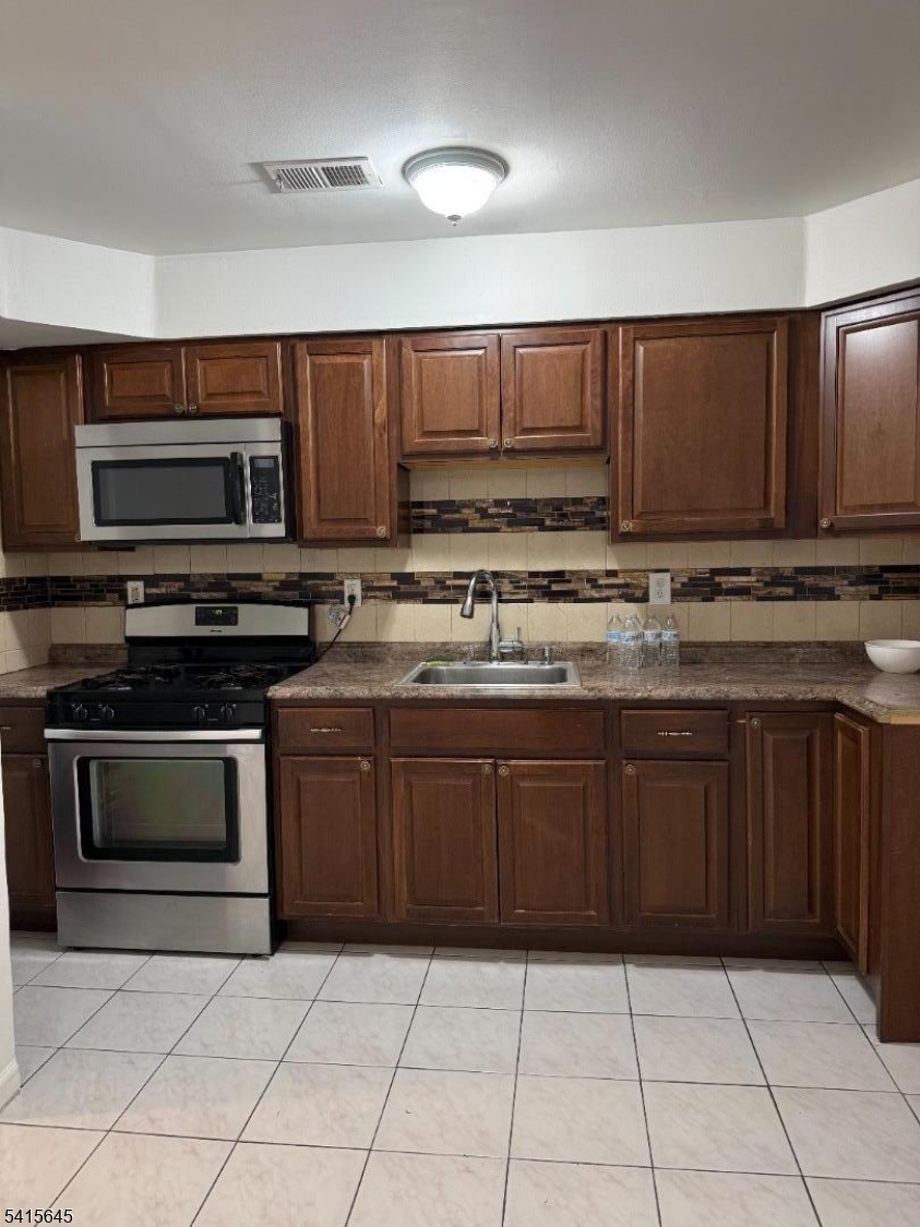 Elmora - Residential Lease