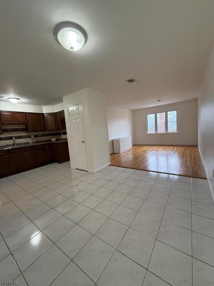 Elmora - Residential Lease