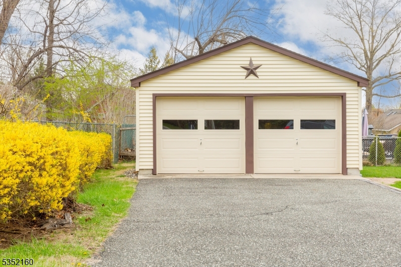 Cedar Knolls - Residential