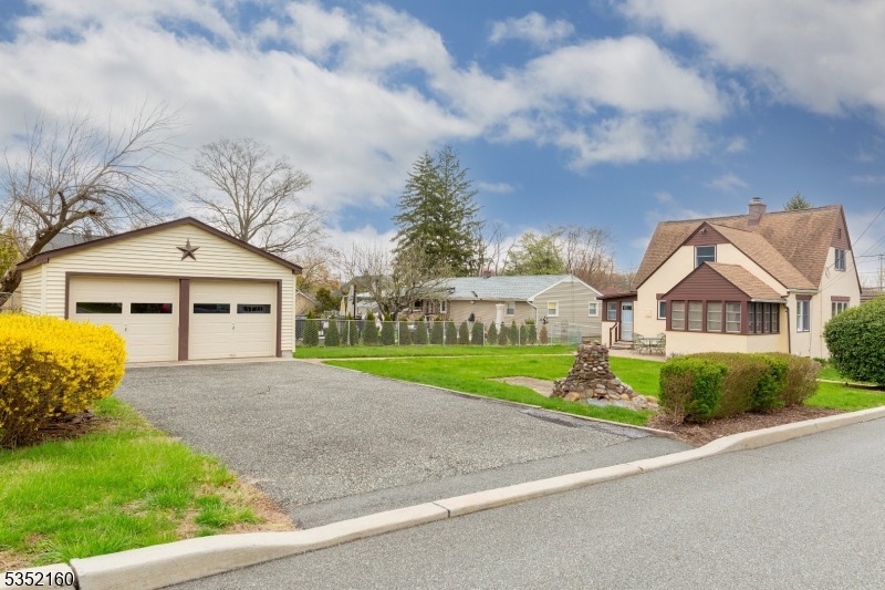 Cedar Knolls - Residential