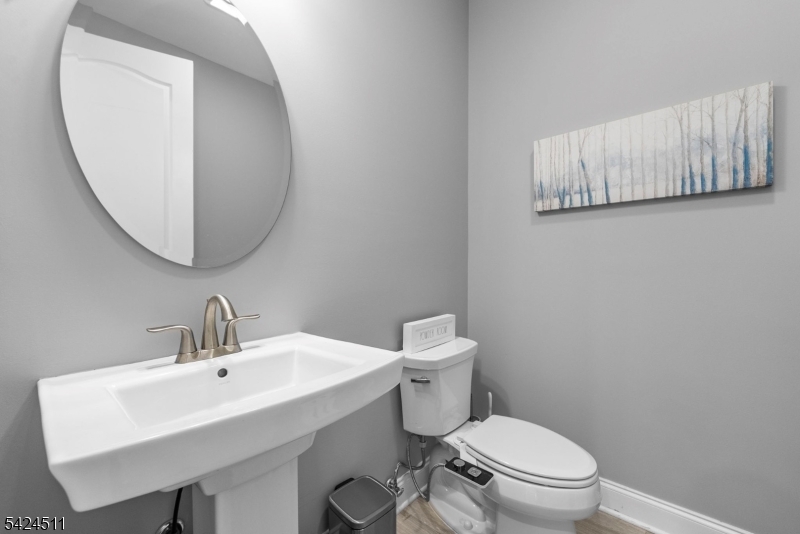 ARGONNE WOODS - Residential