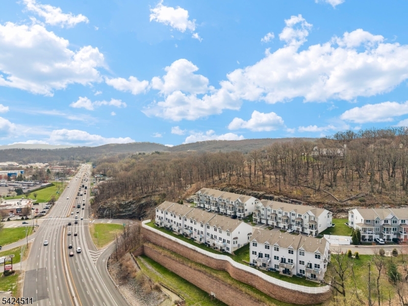 ARGONNE WOODS - Residential